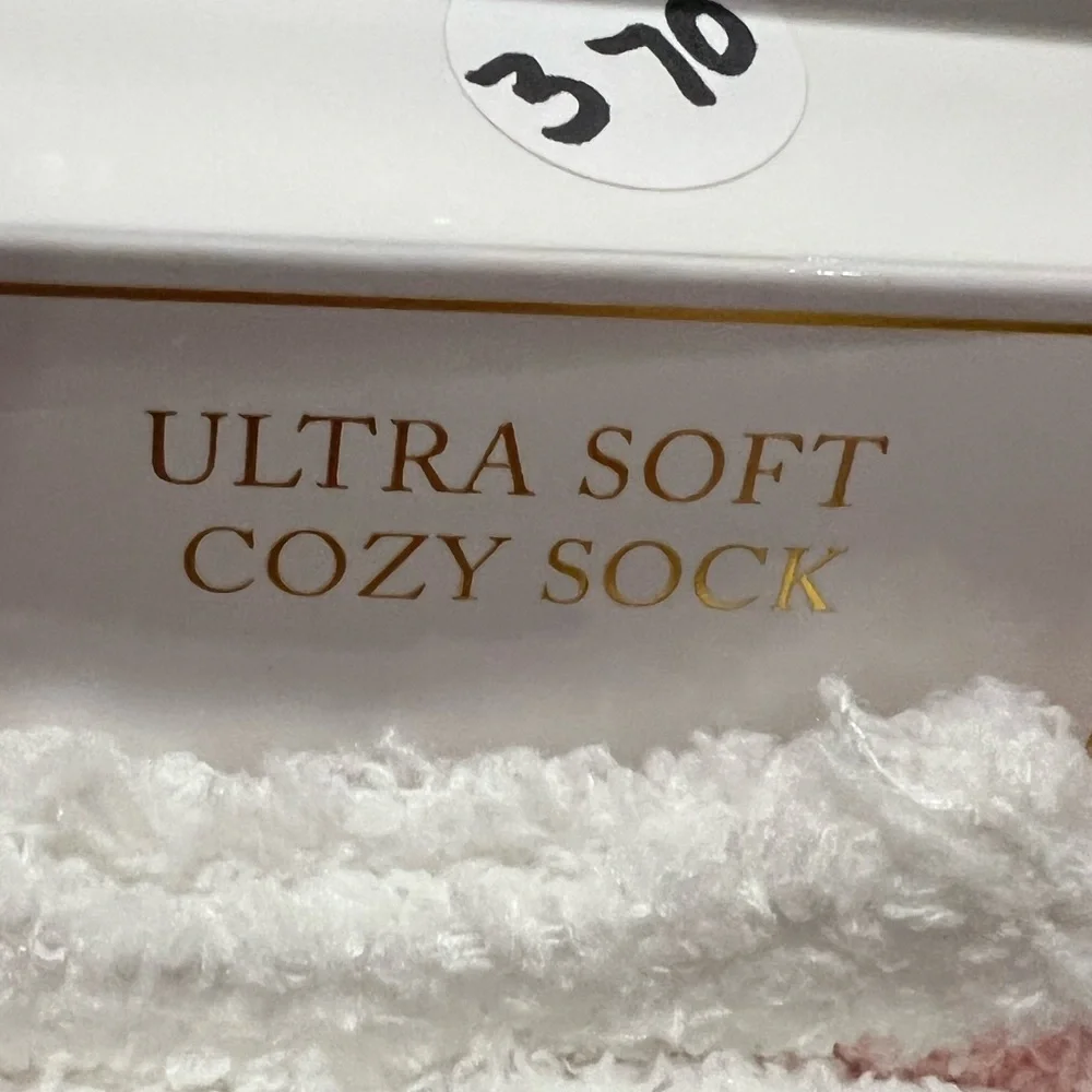 Jessica Simpson Pink and Red Heart Blanket & Socks Set